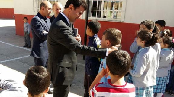 İlçe Milli Eğitim Müdürü Ahmet Gürsel AVCI Kınalıçam İlkokulu ve Ortaokulunu ziyaret etti.
