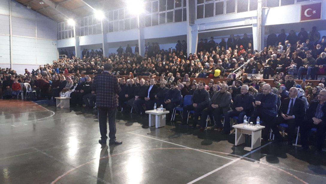 HAYATİ İNANÇ YUSUFELİ'NDE SEVENLERİYLE BULUŞTU